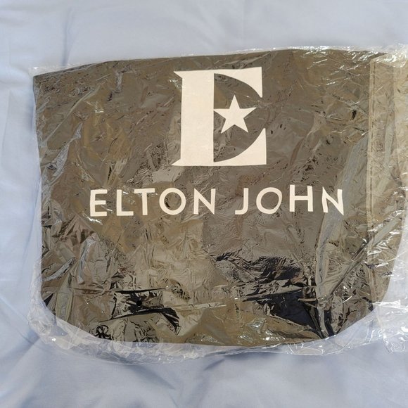 New Elton John Farewell Yellow Brick Road VIP Tour Collectible Memorabilia Set - Picture 3 of 4